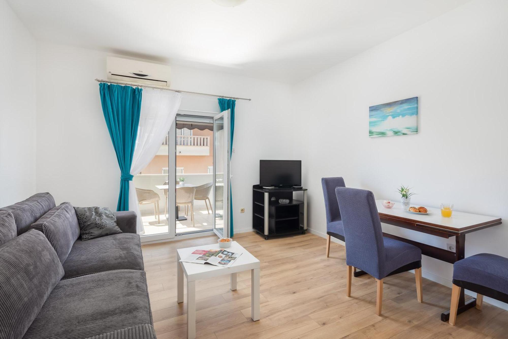 Apartments Near Central Beach With Free Parking Макарська Номер фото