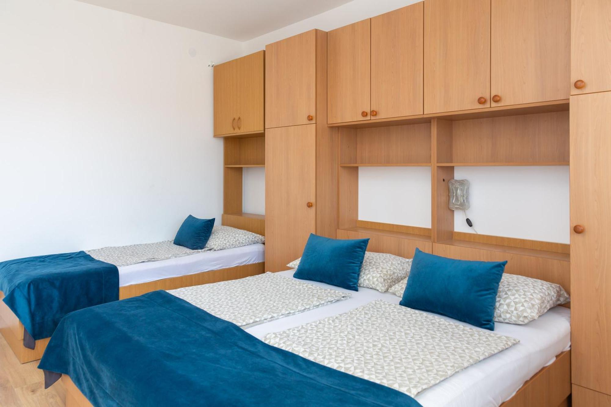 Apartments Near Central Beach With Free Parking Макарська Номер фото