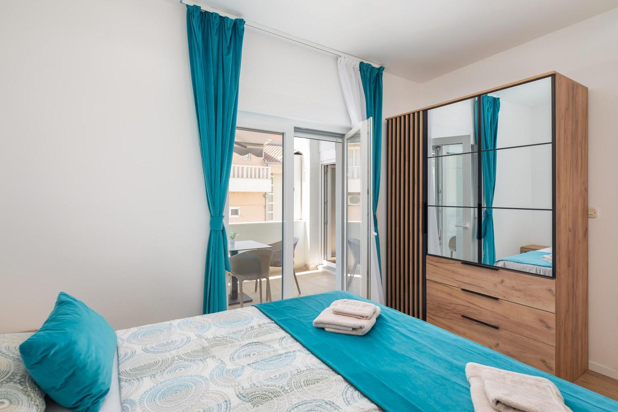 Apartments Near Central Beach With Free Parking Макарська Екстер'єр фото