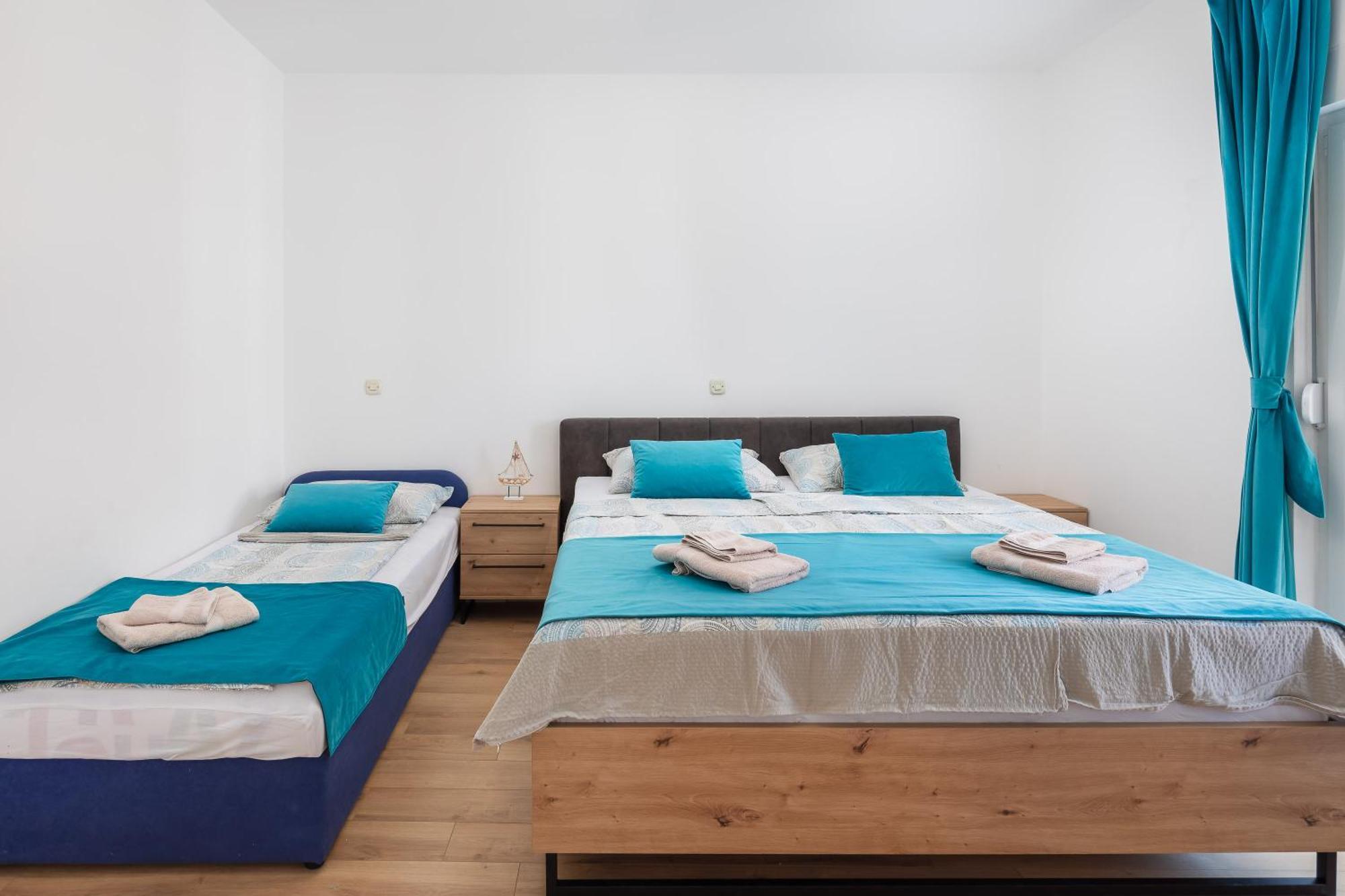 Apartments Near Central Beach With Free Parking Макарська Номер фото