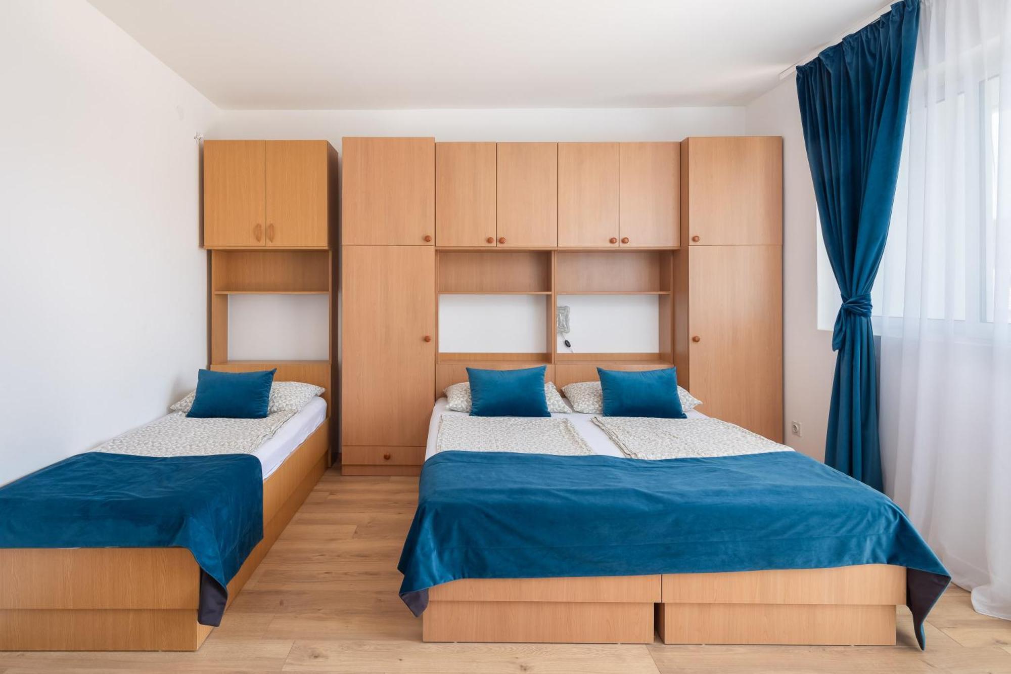 Apartments Near Central Beach With Free Parking Макарська Номер фото