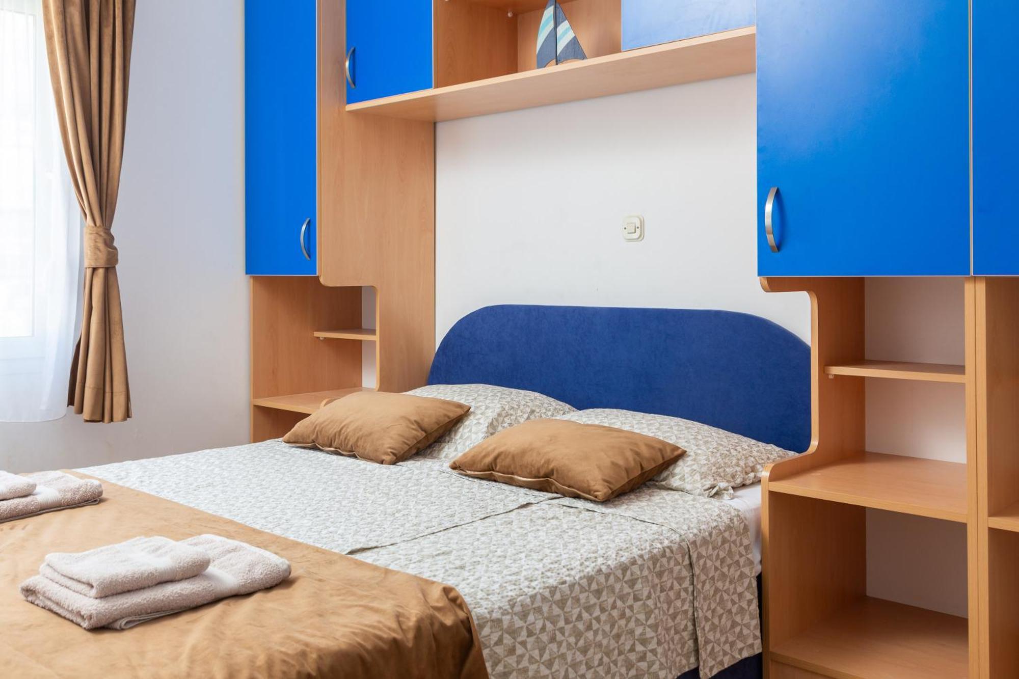 Apartments Near Central Beach With Free Parking Макарська Номер фото