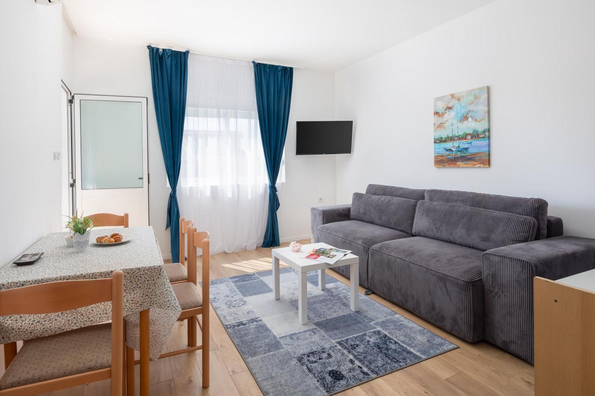 Apartments Near Central Beach With Free Parking Макарська Номер фото