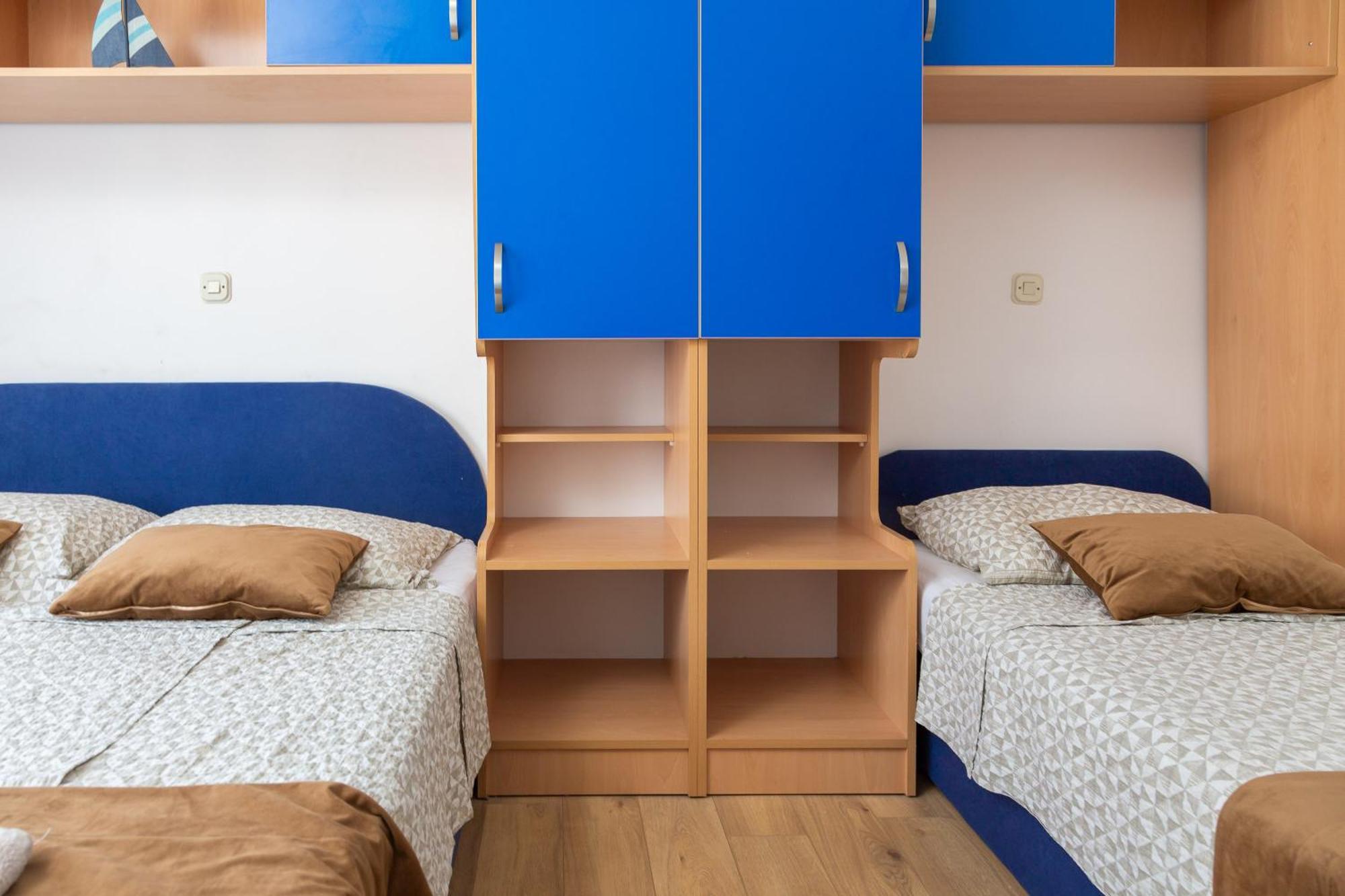 Apartments Near Central Beach With Free Parking Макарська Номер фото